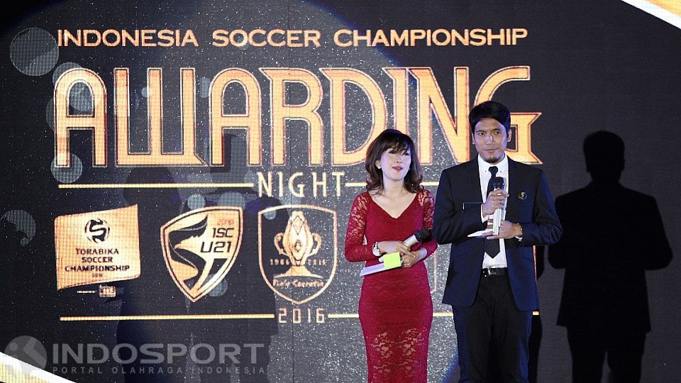 Akhir-akhir ini, Desta bahkan dikabarkan mau jadi pengganti drummer Brian yang baru hengkang dari Sheila on 7. Copyright: © Herry Ibrahim/INDOSPORT