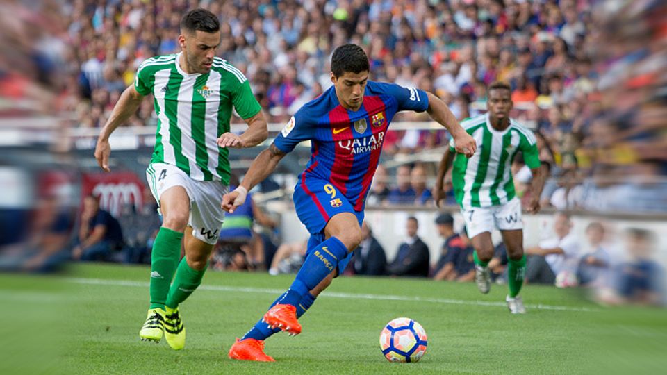 Luis Suarez cetak tiga gol ke gawang Real Betis awal musim ini. Copyright: &copy; Miquel Llop/NurPhoto via Getty Images