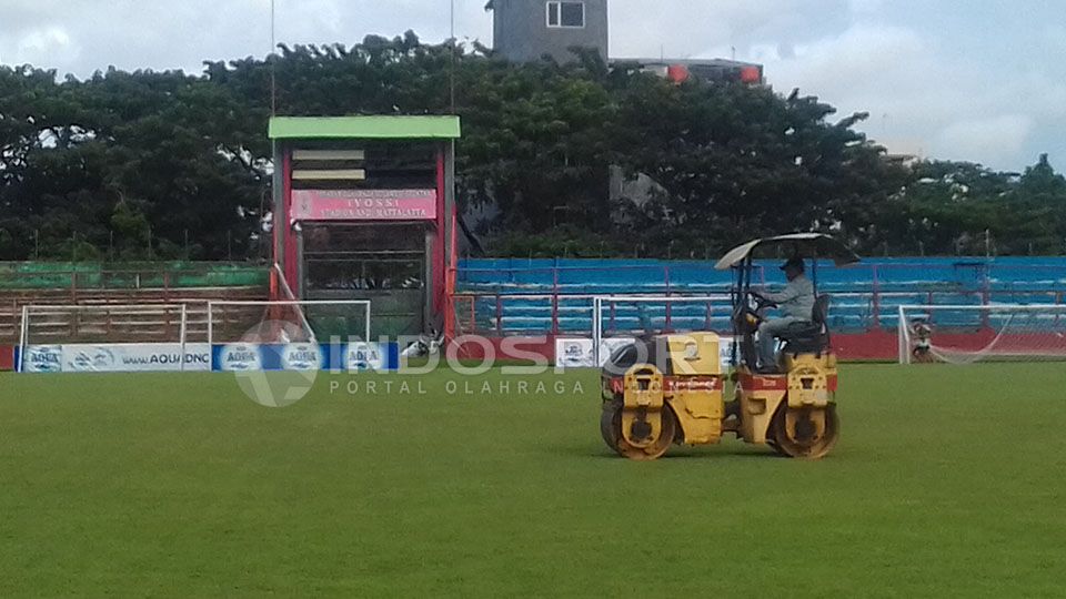 Belum rampungnya renovasi membuat PSM Makassar 'pindah kandang'. Copyright: &copy; Basri/Indosport