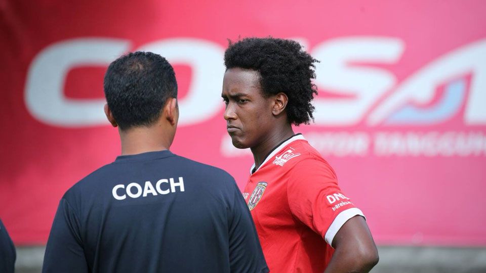 Striker asal Brazil, Carlos Eduardo dos Santos Lima. Copyright: &copy; baliutd.com