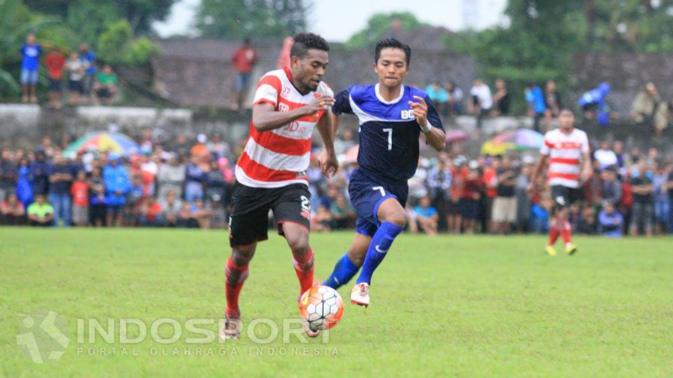 Usai lawan Tunas Remaja Jember, Madura United lanjutkan persiapan dengan hadapi Persewangi Banyuwangi. Copyright: © Ian Setiawan/INDOSPORT