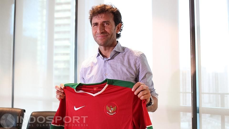 Pelatih asal Spanyol, Luis Milla resmi jadi pelatih Timnas Indonesia. Copyright: © Herry Ibrahim/INDOSPORT