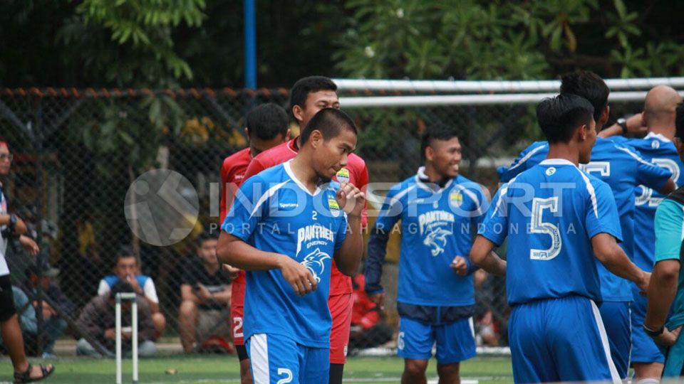 Wildansyah berlatih bersama Persib Bandung. Copyright: © Muhammad Ginanjar/INDOSPORT