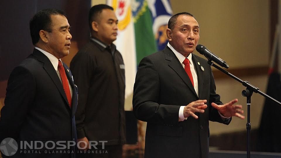 Ketua Umum PSSI, Edy Rahmayadi (kanan) saat memberikan pidatonya saat pengukuhan pengurus baru PSSI periode 2016-2020, Jumat 27 Januari 2017. Copyright: &copy; Herry Ibrahim/INDOSPORT