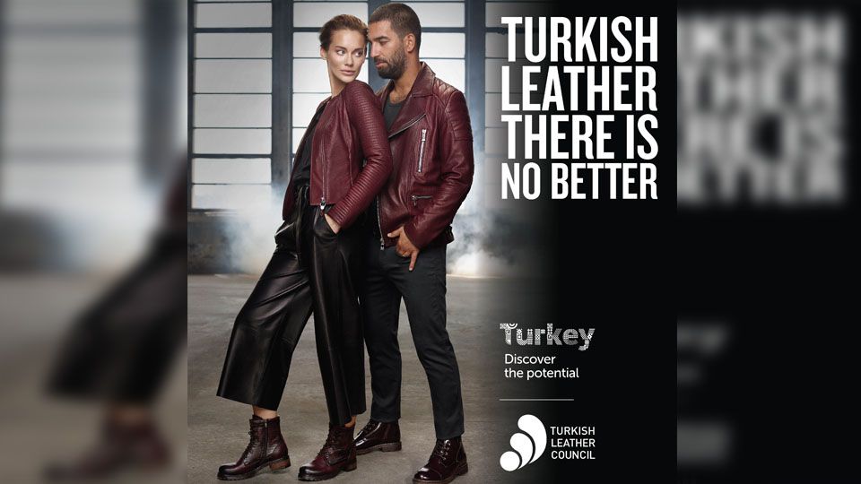 Arda Turan jalani pekerjaan sampingan sebagai seorang model. Copyright: © Turkish Leather Council