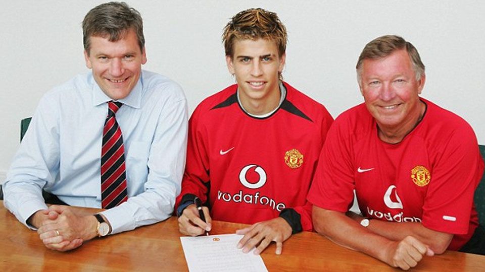 Proses transfer Pique di Manchester United. Copyright: &copy; dailymail.co.uk