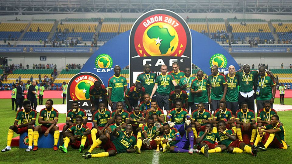 Tim Kamerun merayakan kemenangan Piala Afrika pada laga final antara Kamerun vs Mesir di Stade de L'Amitie. Copyright: © Ulrik Pedersen/Icon Sport via Getty Images