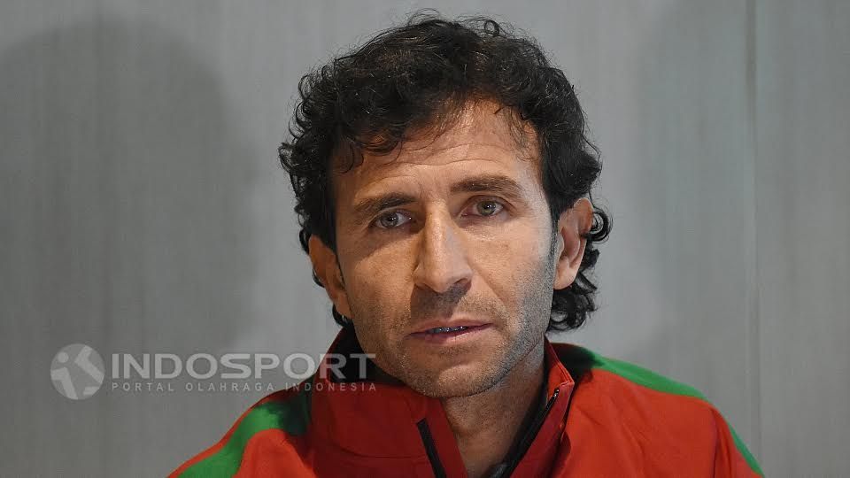 Mantan pelatih Timnas Indonesia, Luis Milla telah resmi menjadi pelatih Persib Bandung untuk mengarungi kompetisi Liga 1, Jumat (20/08/22). Copyright: © Herry Ibrahim/INDOSPORT
