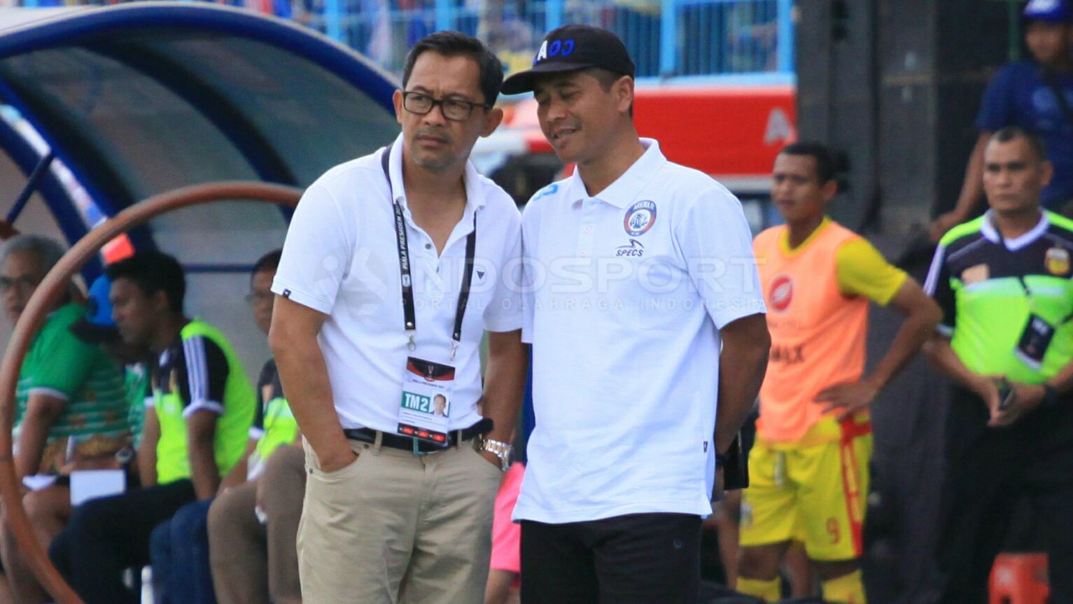 Pelatih Arema FC, Aji Santoso (kiri). Copyright: © Ian Setiawan/INDOSPORT
