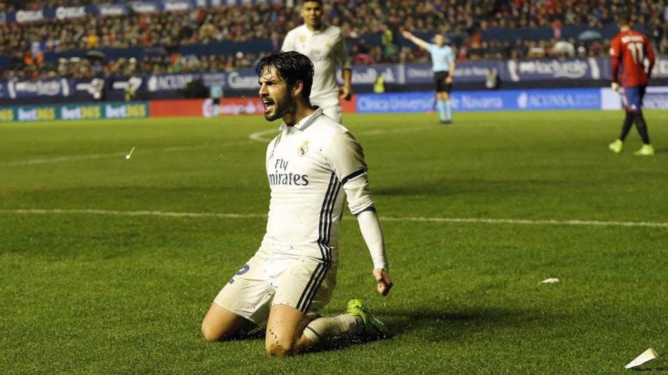 Isco mencetak gol kedua bagi Real Madrid. Copyright: © Marca