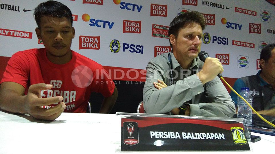 Pelatih Persiba Balikpapan, Timo Scheunemann. Copyright: © Ginanjar/Indosport