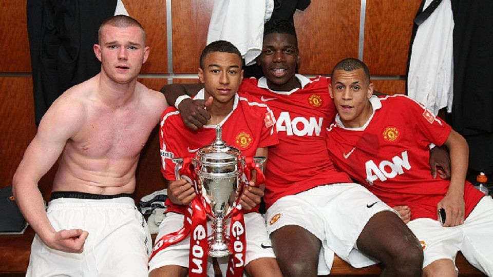 Ravel Morisson bersama pemain MU lainnya. Copyright: © John Peters/Man Utd via Getty Images