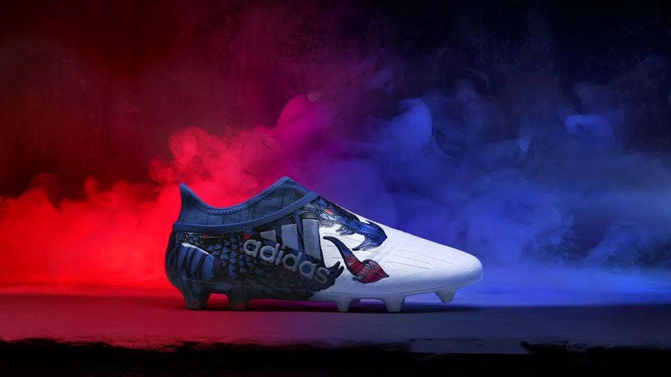 Peluncuran sepatu Adidas bertema Naga untuk final Liga Champions. Copyright: © http://theturf.com.au