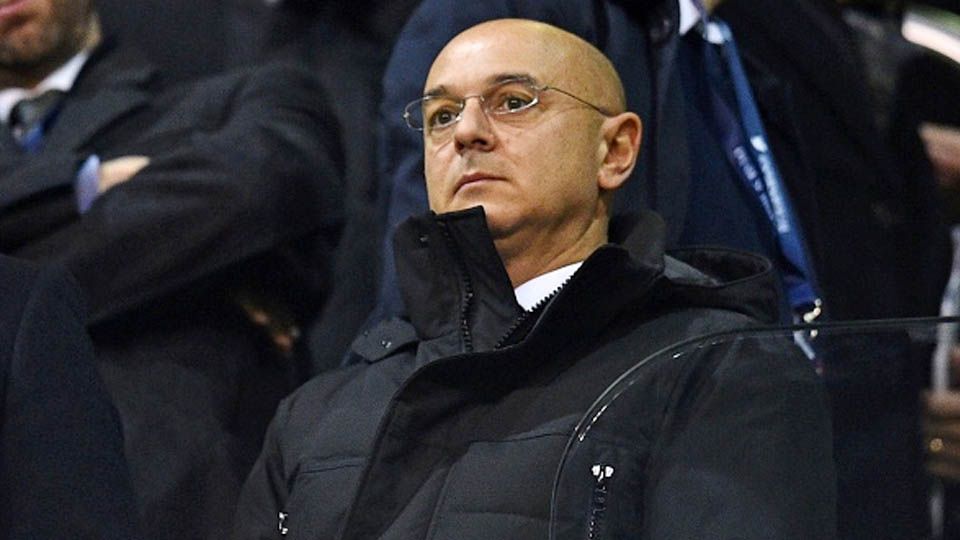 Daniel Levy yang terkesan dengan kinerja Antonio Conte di Tottenham Hotpur, diklaim siap menghabiskan dana sebesar Rp2,7 Triliun di pasar transfer. Copyright: © IKIMAGES/AFP/Getty Images