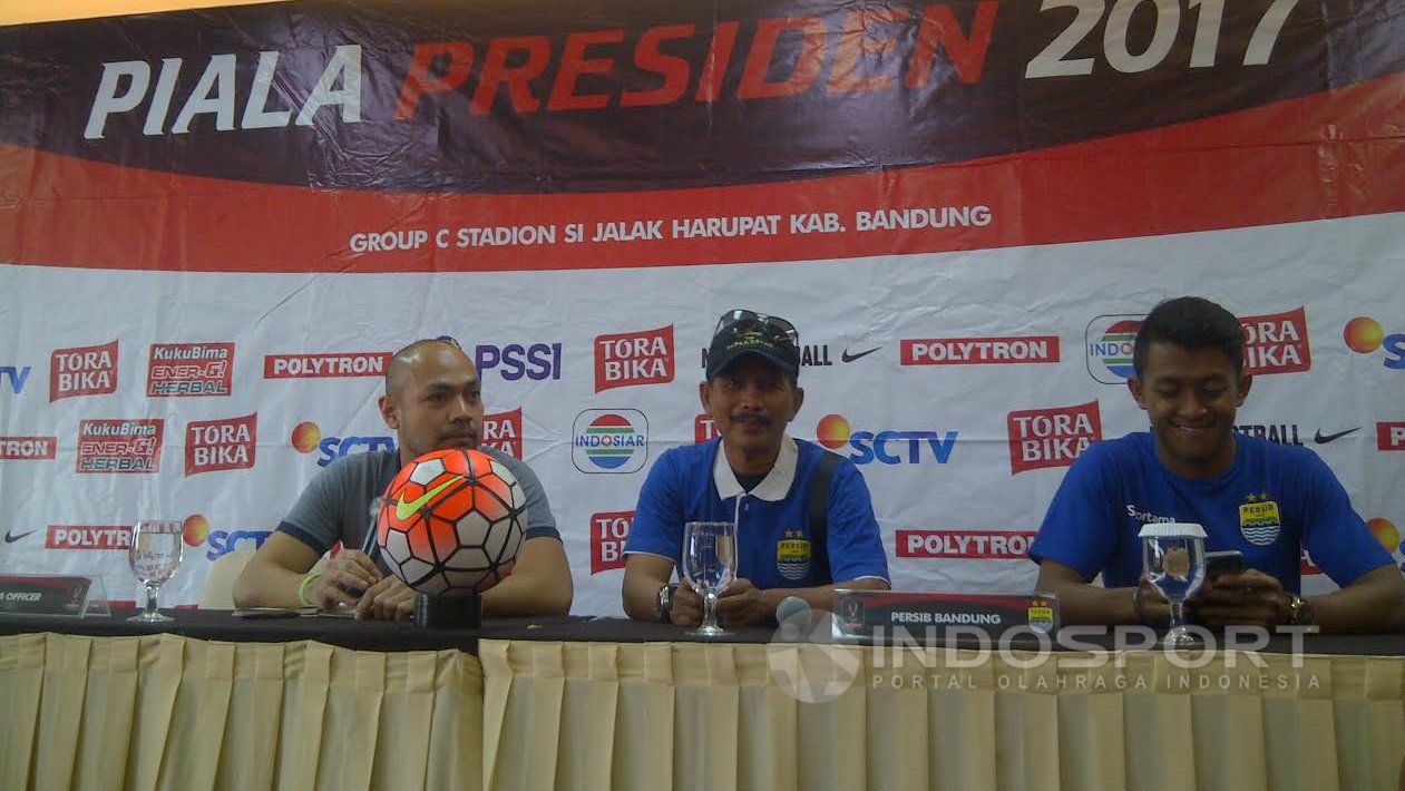 Djajang Nurdjaman siap hadapi Persela Lamongan. Copyright: &copy; Ginanjar/INDOSPORT
