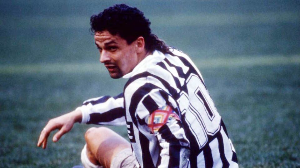 Roberto Baggio saat membela  Juventus era 1990–1995. Copyright: © Getty Images