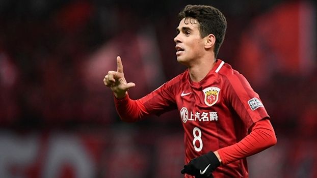 Oscar kini jadi pemberitahu arah bola penalti. Copyright: © Getty Images