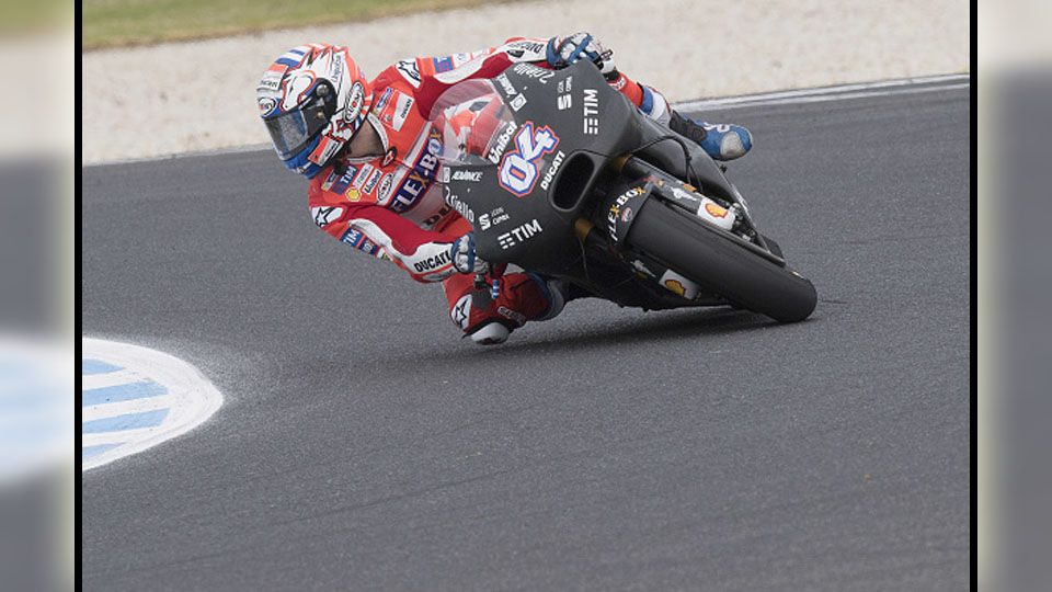 Pembalap Ducati, Andrea Dovizioso ketika menjajal motor. Copyright: &copy; Mirco Lazzari gp/Getty Images