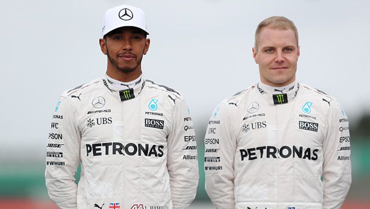 Duo Mercedes, Lewis Hamilton dan Valtteri Bottas berada di 3 besar klasemen sementara F1 2020 usai GP Belgia, Minggu (30/08/20). Copyright: © David Davies/PA Images via Getty Images