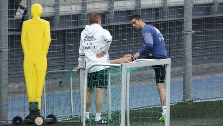 Ronaldo, menjalani latihan. Copyright: © Twitter/@FaktaRMFC