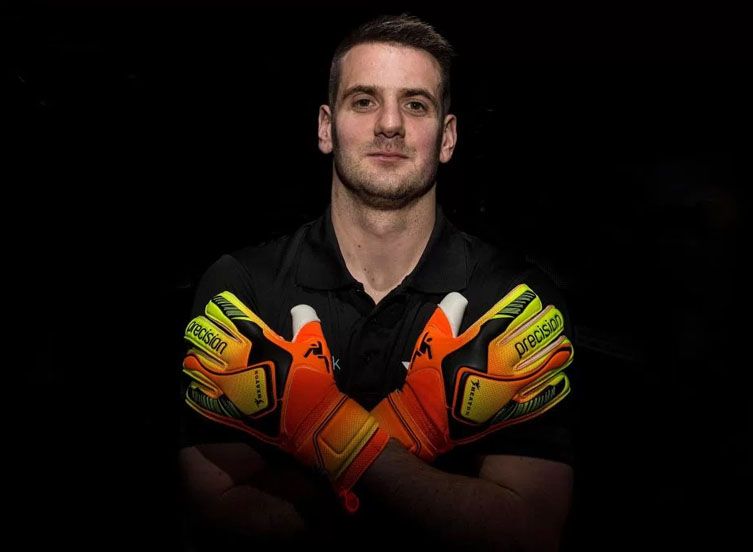 Kiper Burnley, Tom Heaton. Copyright: © The Sun