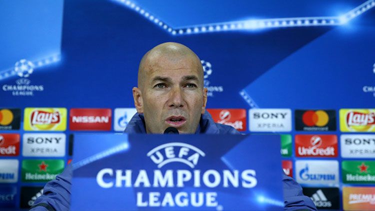 Pelatih Real Madrid, Zinedine Zidane dalam sebuah konferensi pers. Copyright: © Matteo Ciambelli/NurPhoto/Getty Images