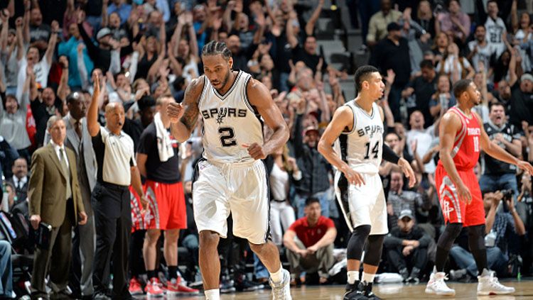 Forward andalan Spurs, Kawhi Leonard. Copyright: © Mark Sobhani/NBAE/Getty Images