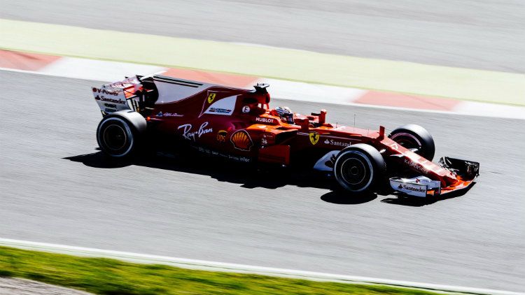 Kimi Raikkonen dalam tes pramusim hari terakhir di Sirkuit Catalunya. Copyright: © Twitter/@ScuderiaFerrari
