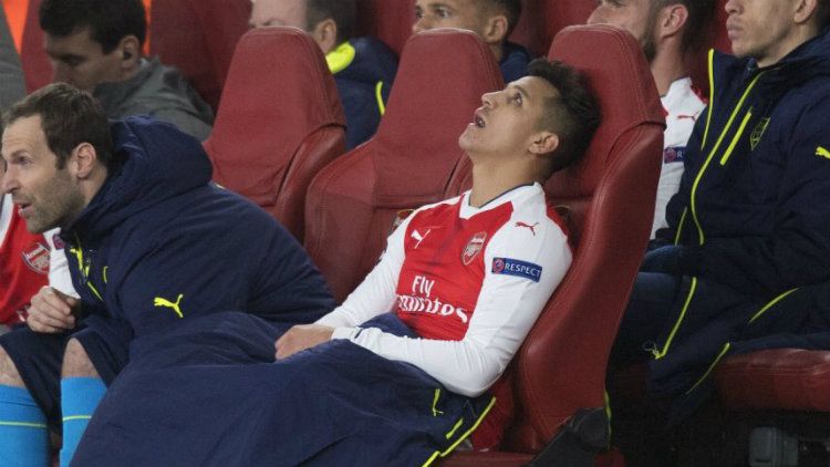 Alexis Sanchez dalam laga melawan Bayern Munchen di Liga Champions. Copyright: &copy; Twitter/@afcstuff