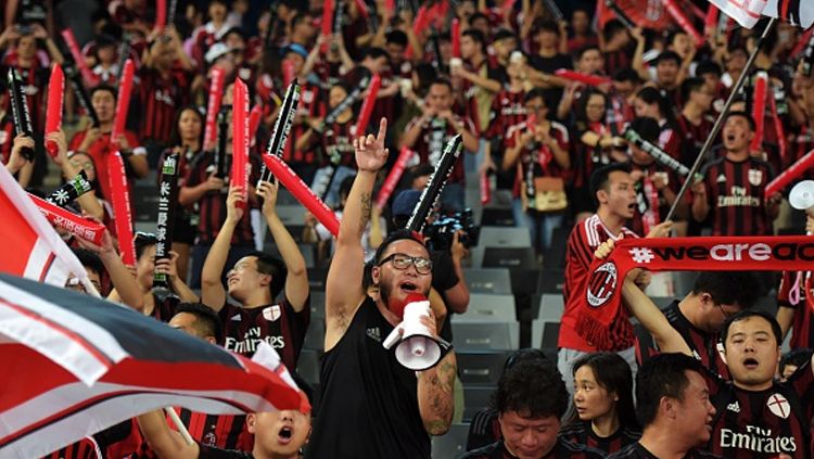 China menjadi destinasi kejuaraan sepakbola internasional. Copyright: © JOHANNES EISELE/AFP/Getty Images