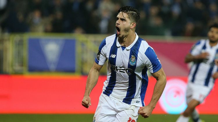 Andre Silva saat menjadi andalan di lini depan FC Porto. Copyright: © Bruno Barros / DPI / NurPhoto via Getty Images
