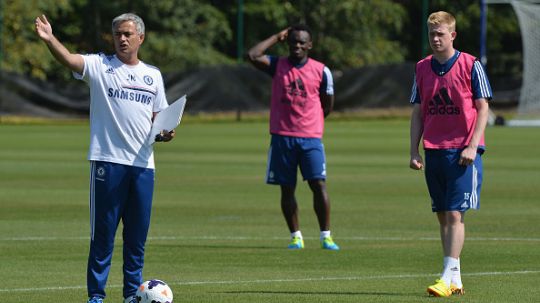 Kevin De Bruyne ketika berlatih di sesi latihan Chelsea. Copyright: © Darren Walsh/Chelsea FC via Getty Images