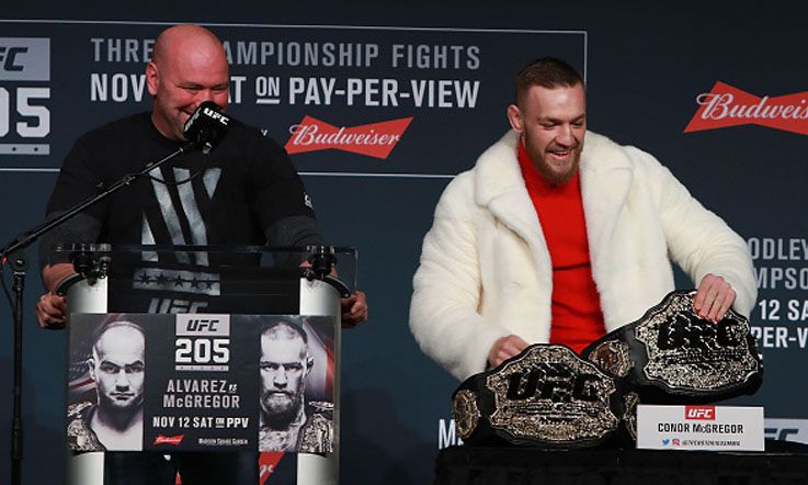 Bos UFC, Dana White bersama Conor McGregor. Copyright: © Michael Reaves/Getty Images