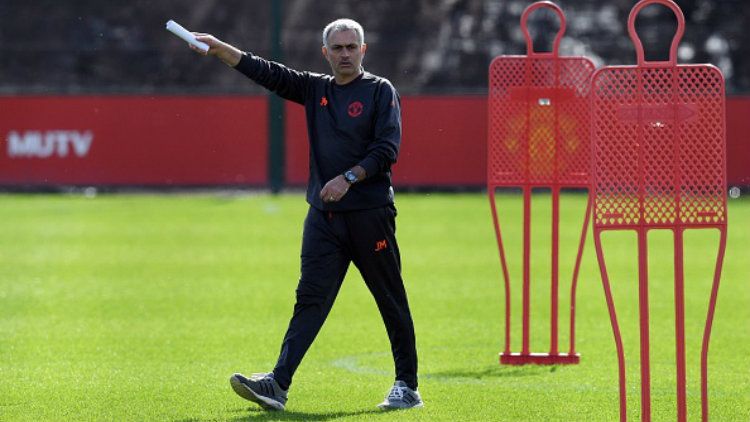 Pelatih Manchester United, Jose Mourinho. Copyright: © PAUL ELLIS/AFP/Getty Images