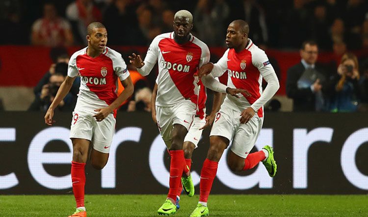 Para pemain Monaco melakukan selebrasi. Copyright: &copy; Michael Steele/Getty Images