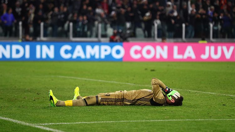 Donnarumma kecewa setelah Juventus membobol gawangnya. Copyright: © Chris Brunskill Ltd/Getty Images