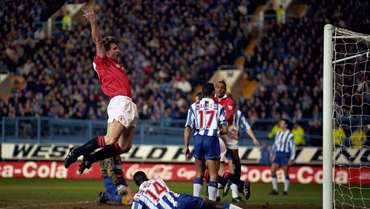 Brian McClair rayakan gol keduanya ke gawang Sheffield Wednesday. Copyright: © Neal Simpson/EMPICS via Getty Images