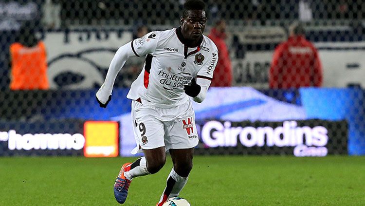 Mario Balotelli pada laga saat melawan Bordeaux. Copyright: © Romain Perrocheau/Getty Images