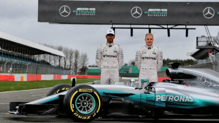 Lewis Hamilton (kiri) dan Valtteri Bottas. Copyright: © autosport.com