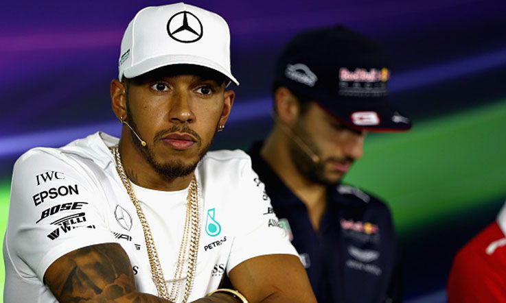 Pembalap Mercedes, Lewis Hamilton dalam konferensi pers jelang balapan di Australia. Copyright: © Clive Mason/Getty Images