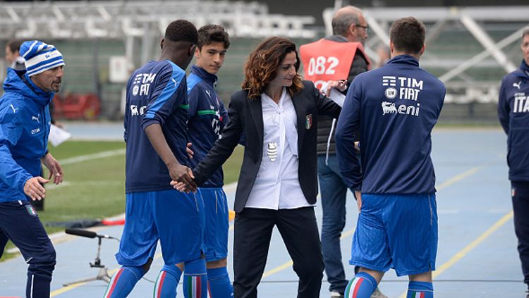 Patrizia Panico melatih Tim Nasional Italia U-16 Copyright: © Dino Panato/Bongarts/Getty Images