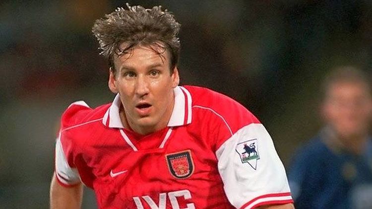 Paul Merson saat masih berseragam Arsenal. Copyright: © hamhigh.co.uk