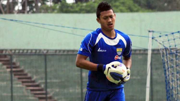 Penjaga gawang Persib, Muhammad Natshir, mendapat banyak doa lekas sembuh dari para rekan dan juga penggemar. Copyright: © persib.co.id