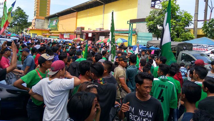 Suasana stadion teladan jelang PSMS Medan vs Persib Bandung. Copyright: © Twitter @SMeCKPSMS