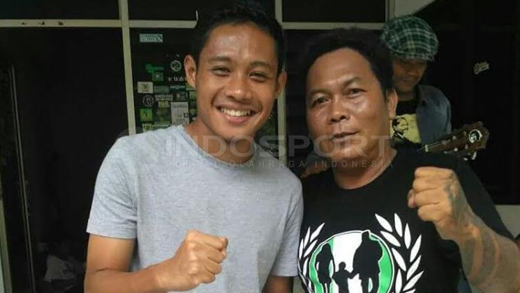 Evan Dimas saat berada di mess Persebaya. Copyright: © FAJAR/INDOSPORT