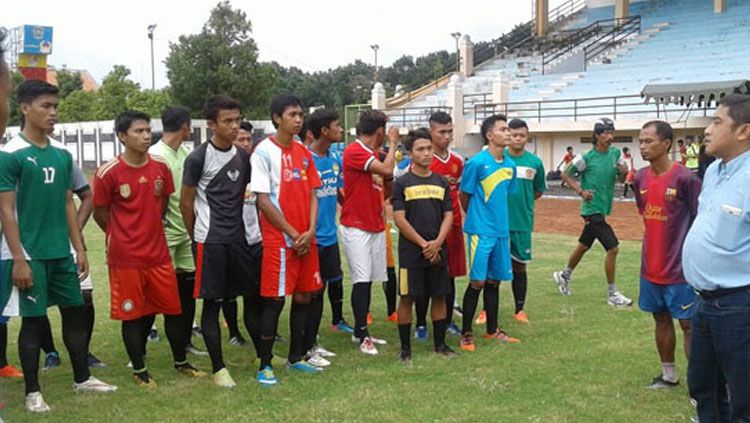 Proses seleksi perdana Persigo Semeru FC di Stadion Semeru. Copyright: © Moch. R. Abdul Fatah / Jatiim TIMES