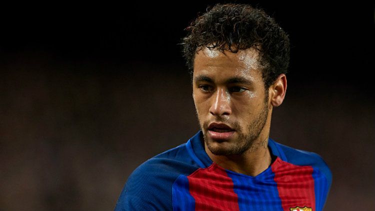Manchester United tertarik merekrut Neymar dengan harga fantastis. Copyright: © Manuel Queimadelos Alonso/Getty Images