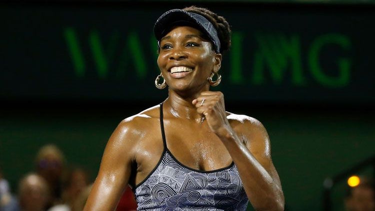 Venus Williams berhasil mengalahkan Angelique Kerber dengan skor 7-5, 6-3. Copyright: © David Santiago/El Nuevo Herald/TNS via Getty Images