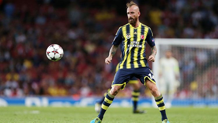 Raul Meireles pada laga saat melawan Arsenal. Copyright: © AMA/Corbis via Getty Images