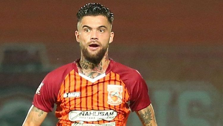 Bek sayap klub Liga 1 Borneo FC, Diego Michiels ingin klubnya menjadi yang ketiga meraih kemenangan di kandang PSM Makassar, Stadion Andi Mattalatta. Copyright: © Alan Rusandi/Kaltim Post.